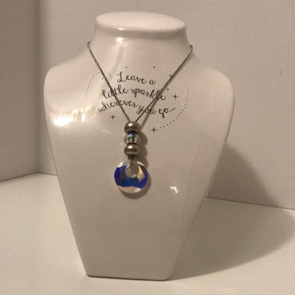 Swarovski Crystal Statement Necklace in original box - Picture 3 of 9